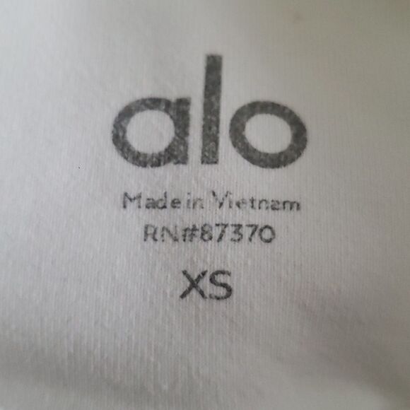 ALO Yoga Bike Shorts with Compression Fit Womens XS White Mesh Athletic Sporty - Picture 4 of 6